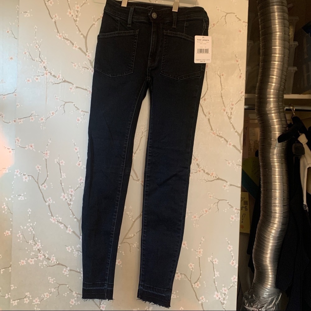 FREE People Ivy Midrise Skinny Jeans 24 frayed hem - Picture 3 of 10